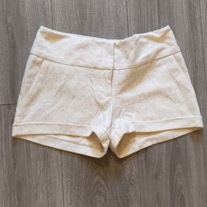 NWOT Daytrip Ivory Mid Rise Lace Shorts